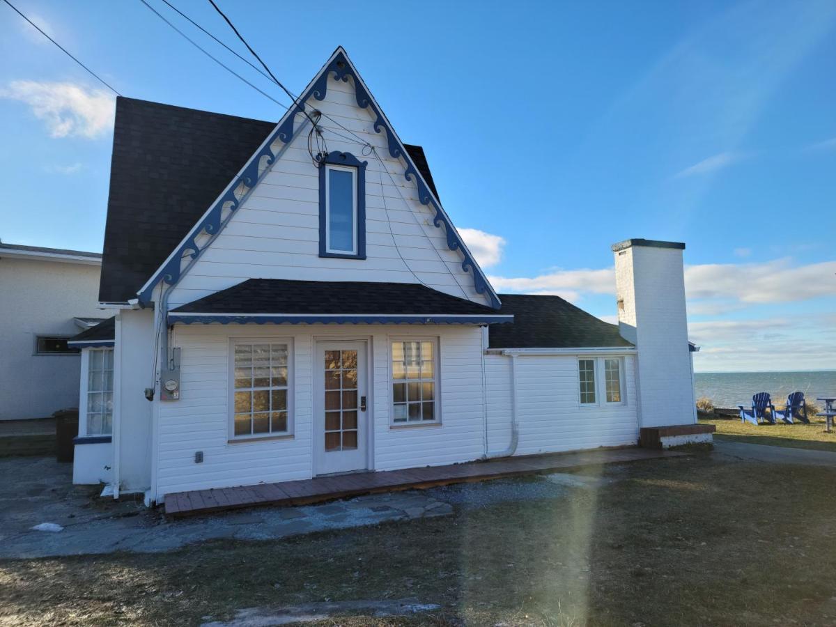 Maison Du Bord Du Fleuve A 5 Min Du Centre Rimouski