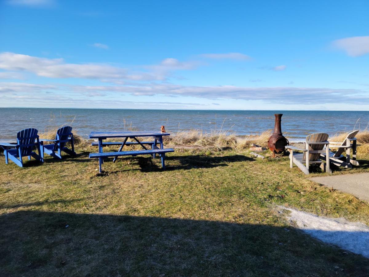 Maison Du Bord Du Fleuve A 5 Min Du Centre Rimouski