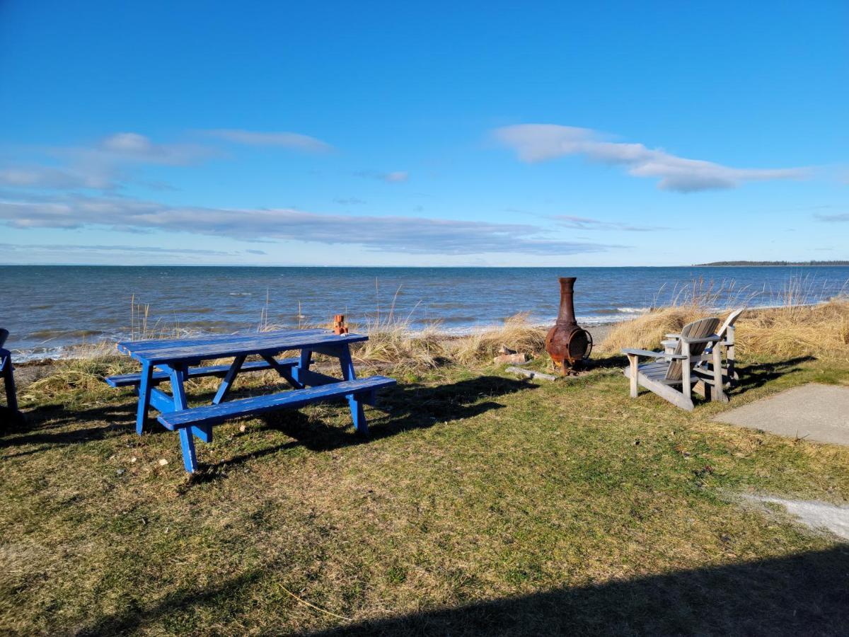 Maison Du Bord Du Fleuve A 5 Min Du Centre Holiday home *